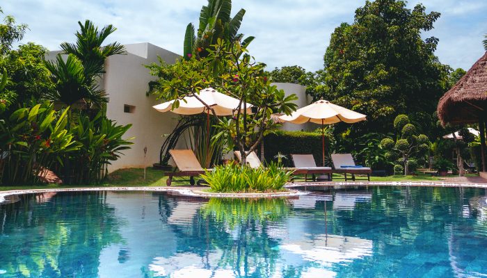 Cascadas, hidromasaje, isletas… Todo es posible en tu piscina de arena